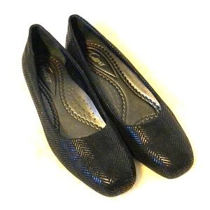 Trotters Black Pumps/Wedges-like new